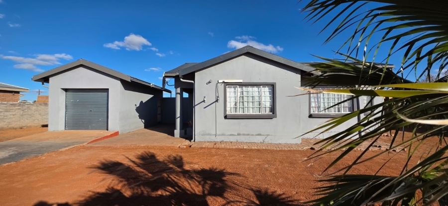 2 Bedroom Property for Sale in Keidebees Northern Cape